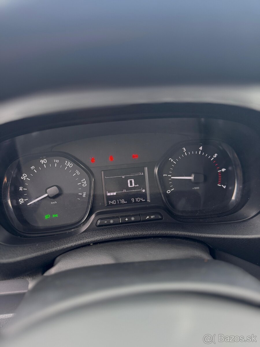 Citroen Jumpy Spacetourer - 6 miestne - 9