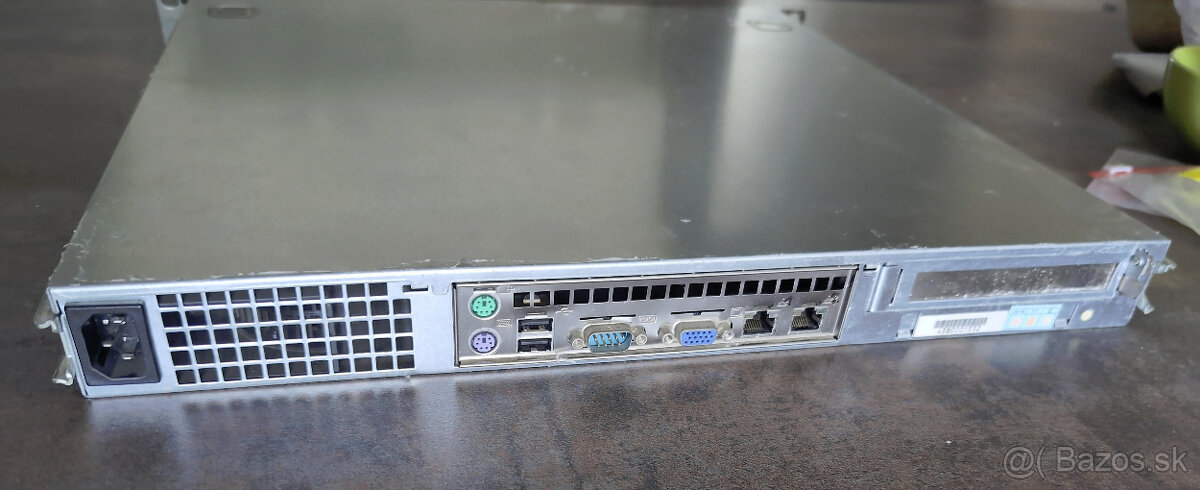 Predám server MSI MS-9211 - 9