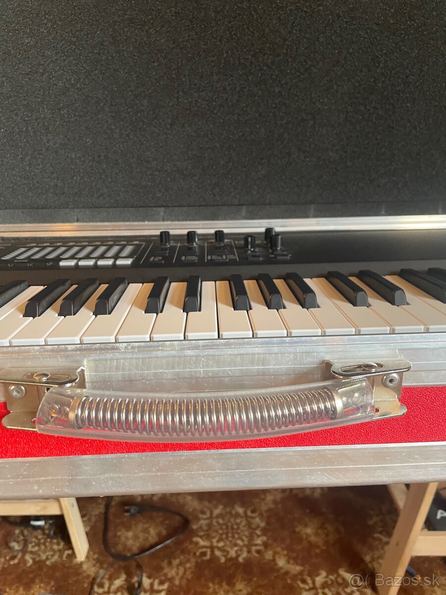 Vox Continental 73 BK + case - 9