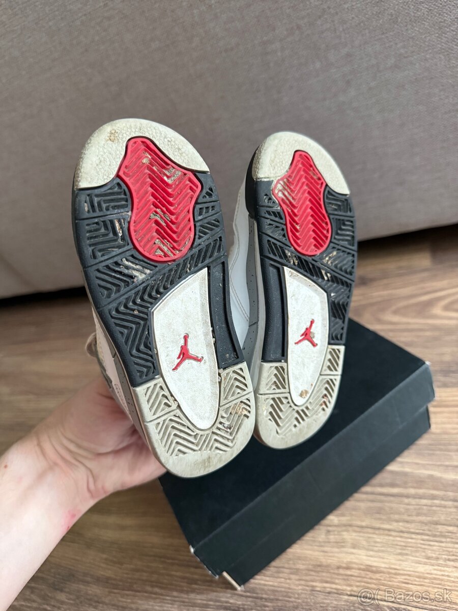 Air Jordan 4 (26) - 9