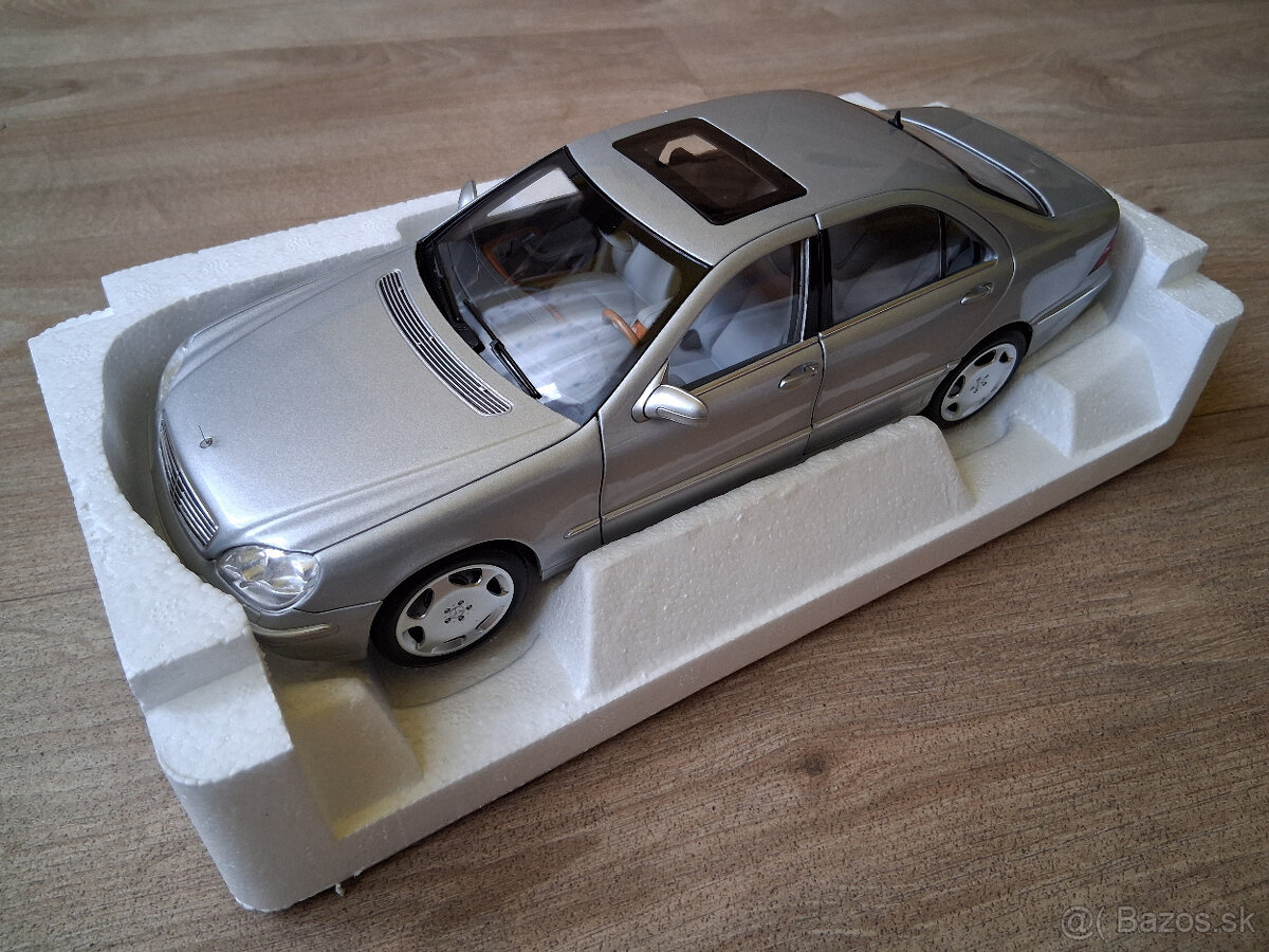 Mercedes-Benz 1:18 - 9