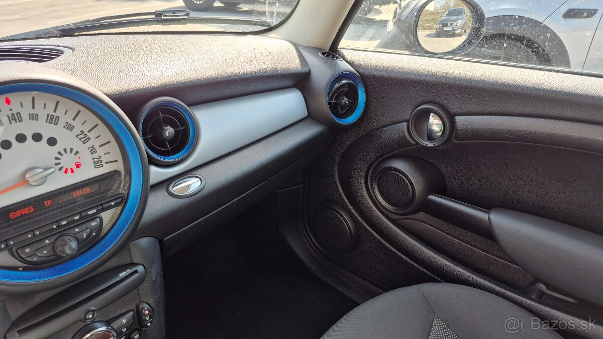 Mini Cooper 1.6 90 kw M6 kup.SR aj vymena - 9