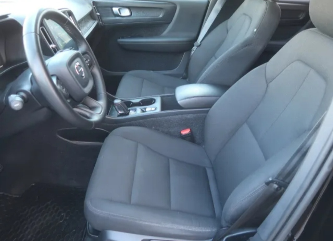 Volvo XC40 r.2019 automat, diesel - 9