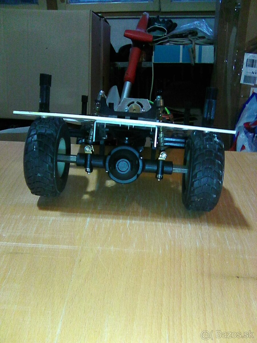 Predám: Rc auto Robbe Landrover Discovery 1:10. - 9