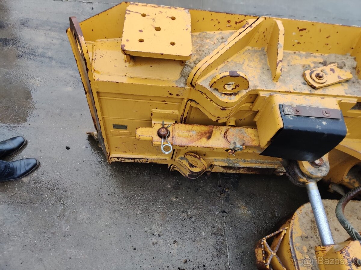 Pásový DOZÉR CAT D6K LGP - 9