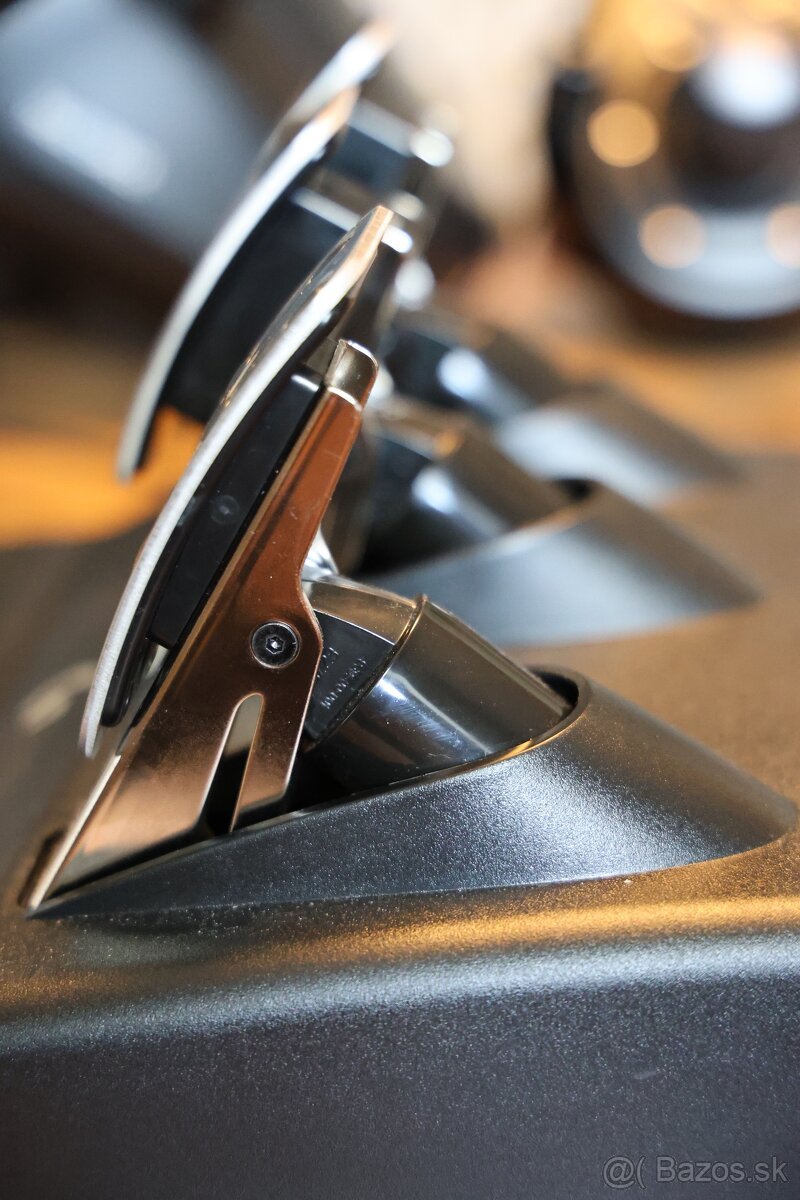 Logitech G923 Driving Force Volant, pedále aj páka - 9