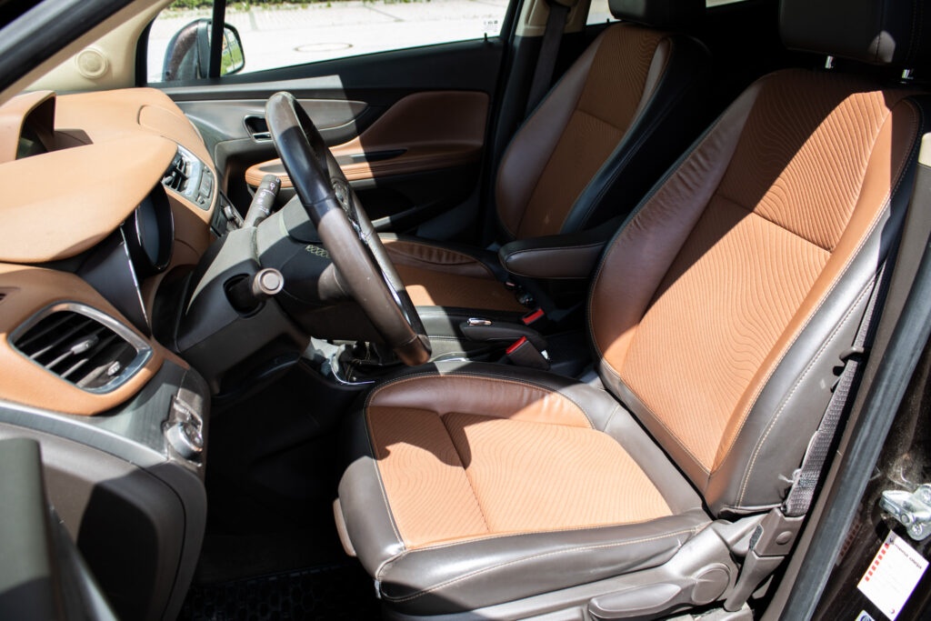 Opel Mokka 1.7 CDTI S/S 4x4 Enjoy (2014) - 9