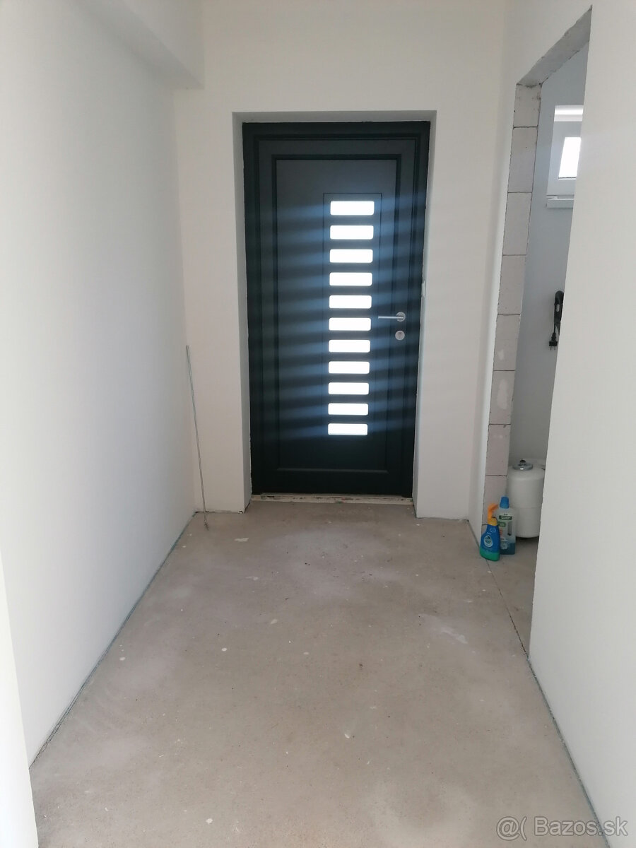 Novostavba - samostatne stojaci r. d. Kaplna - 9