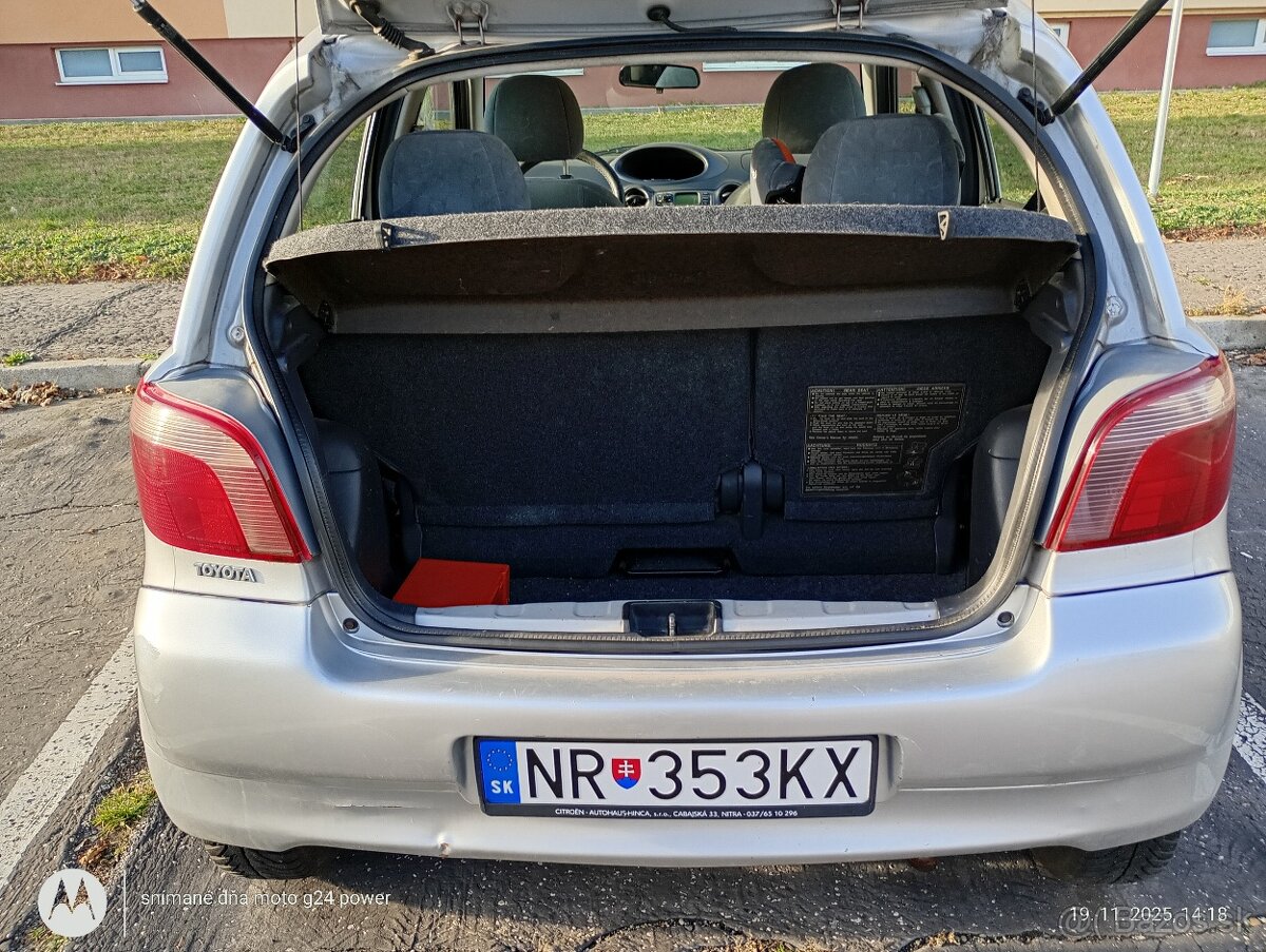 Toyota Yaris 1.0 v top stave - 9