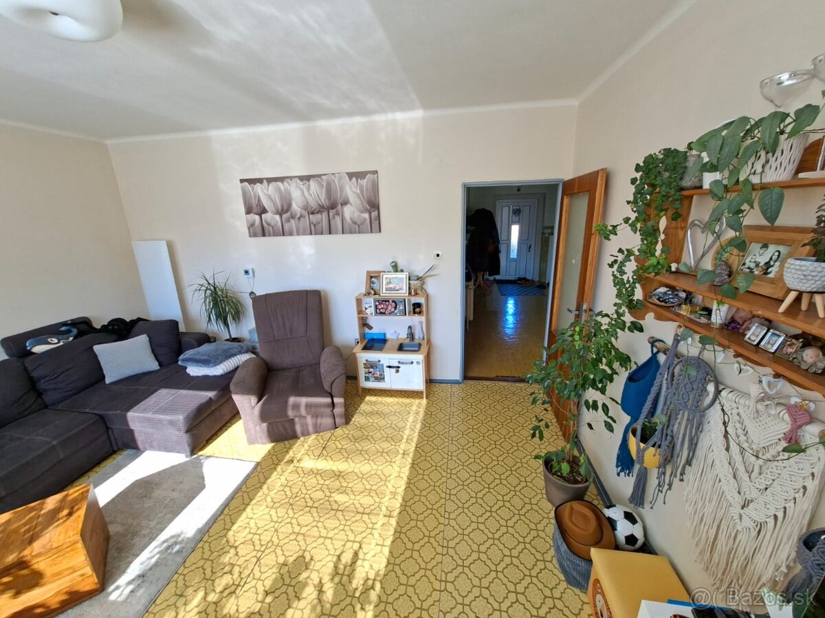 Rodinný dom v radovej zástavbe - Revúca - 9