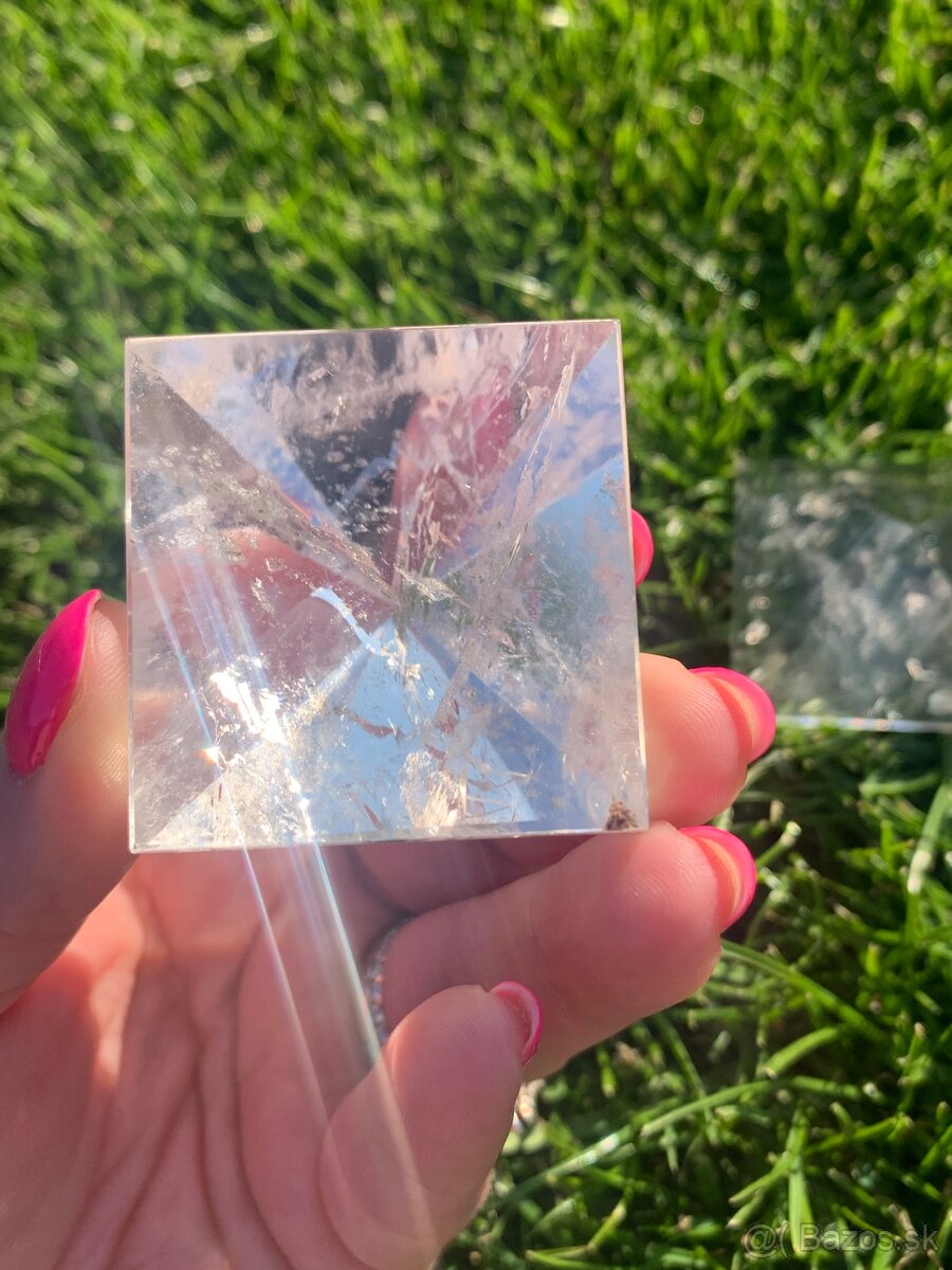 Kristalova pyramida - 9