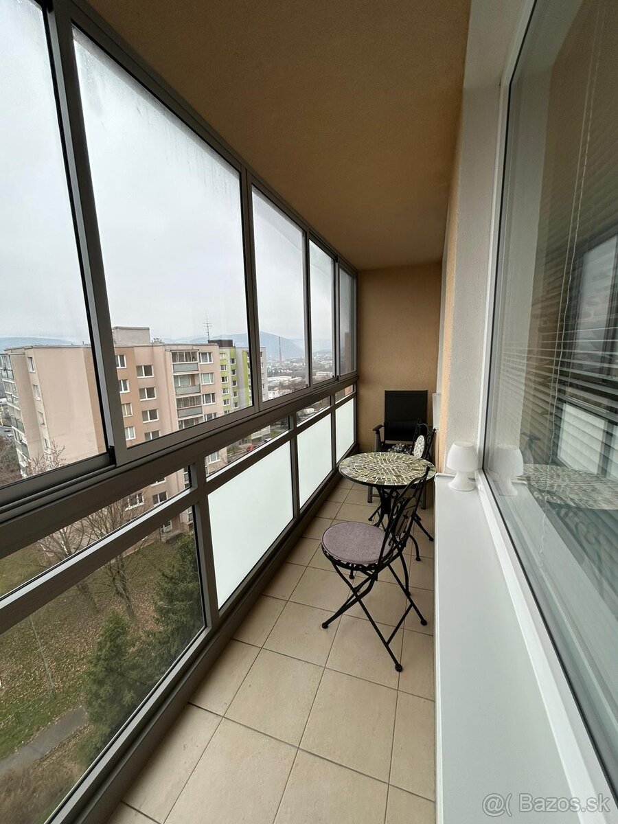 Štýlový, zrekonštruovaný 1,5-izbový byt. - 9