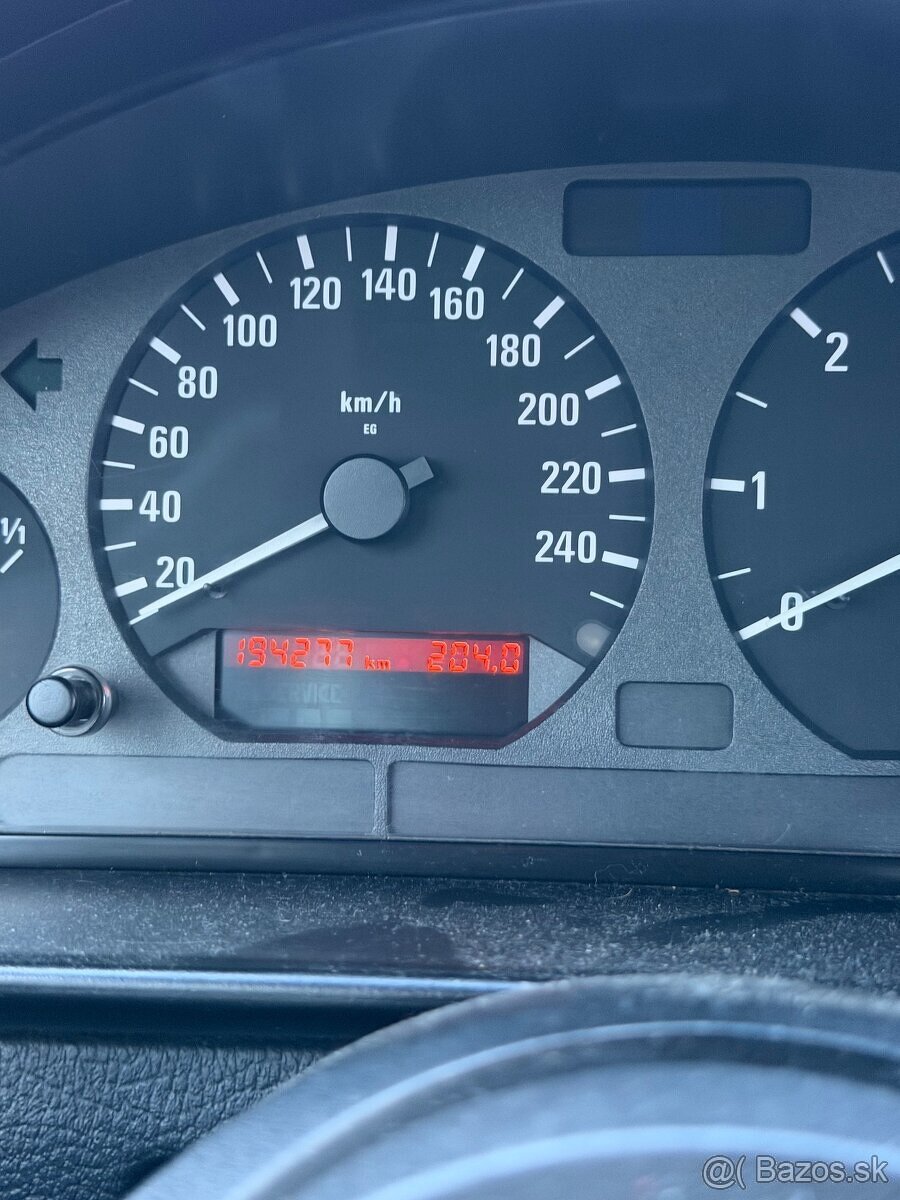 BMW E36 318tds compact - 9