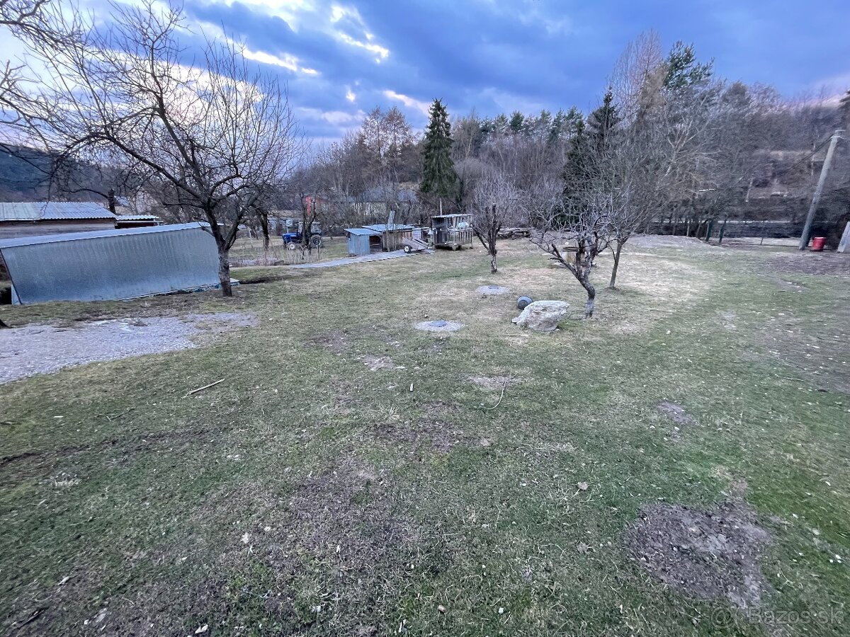 Predam pozemok a dom 1200m2 - 9