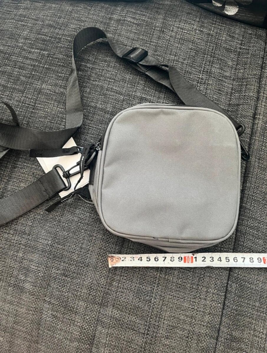 Carhartt taška - šedá - 9