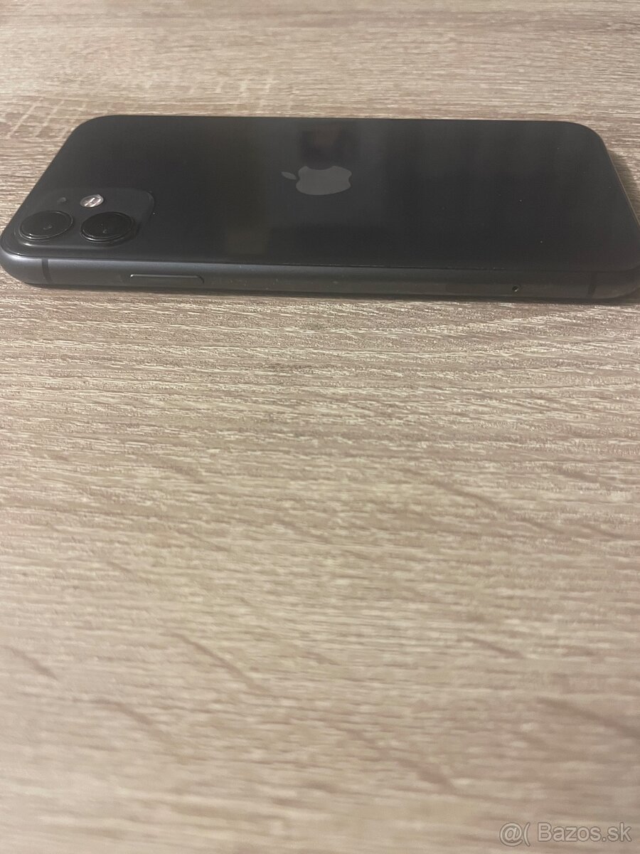 iPhone 11 / 64GB Black / Super stav - 9