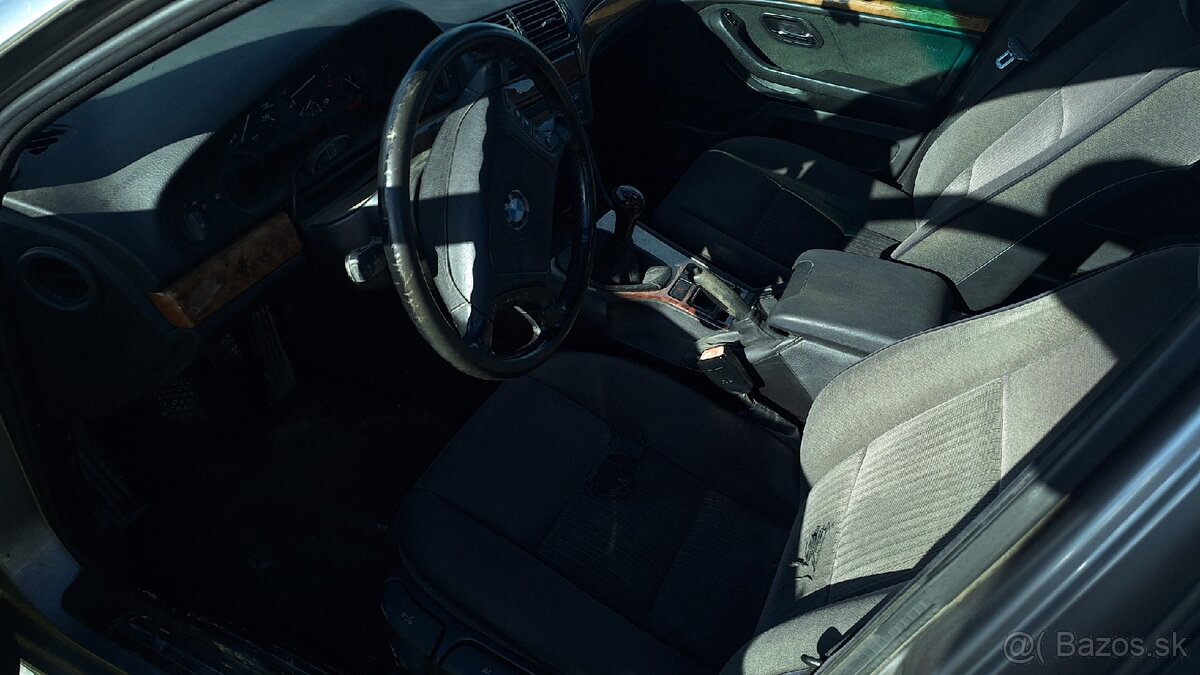BMW 528i E39 - 9