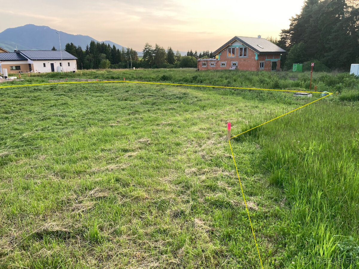 Nádherný stavebný pozemok so sieťami v Jamníku na Liptove - 9