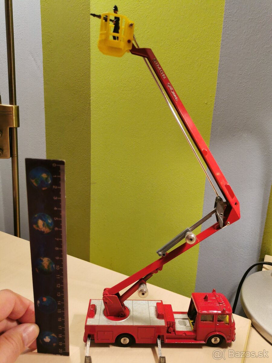 Corgi Major Simon požiarnici - 9