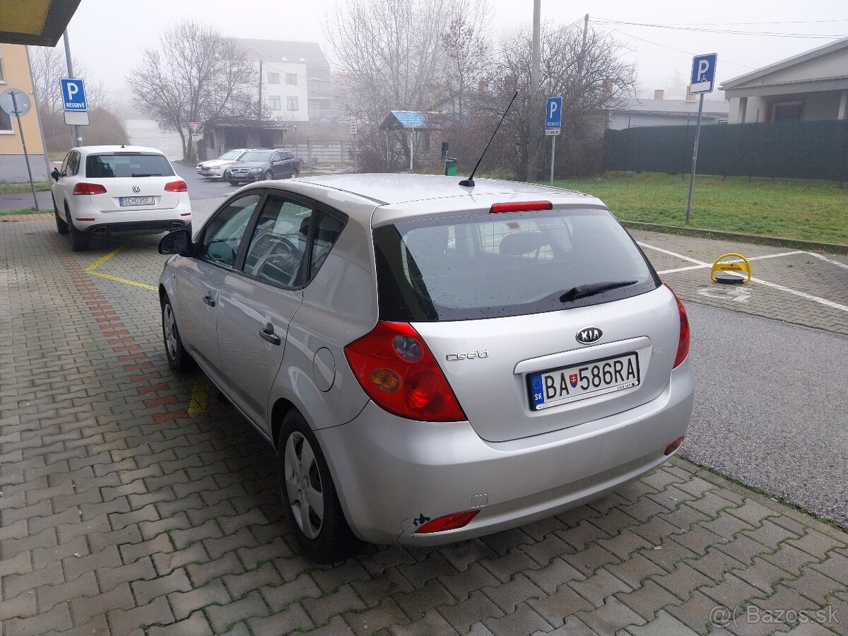 Predám KIA Ceed 1.4 16V CVVT, 77 kW Nová STK EK - 9
