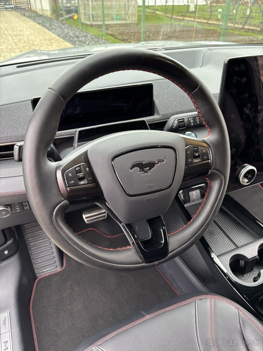 Mustang Mach-E 4x4 ER , 98 KWH , 351 koní odpočet DPH - 9