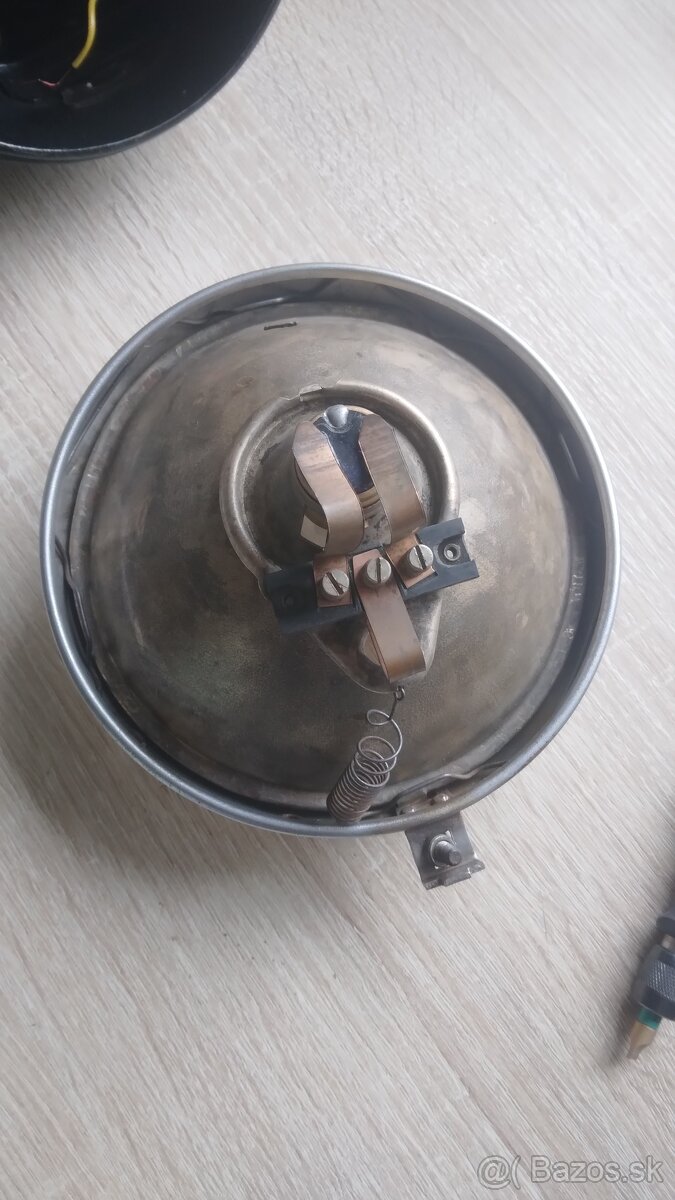 Predám kompletný svetlomet na motocykel ČZ 150C - 9