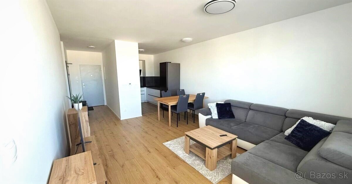 Na prenájom 3 izbový zariadený byt v Alžbetinom dvore - 9