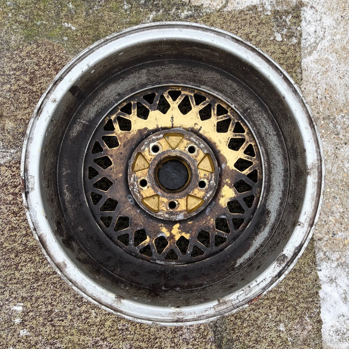 VYMENÍM Rial Mesh R16 5x112 - 9