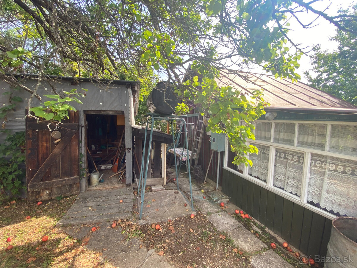 PREDAJ Chatka s nádhernou vinicou, Hrušov - 9