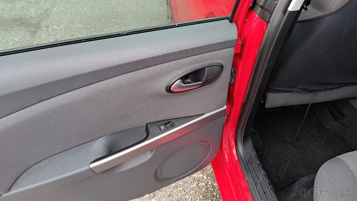 Seat Leon 1,6 benzín + plyn, r.v. 2010, 75kw, nájazd 195 000 - 9