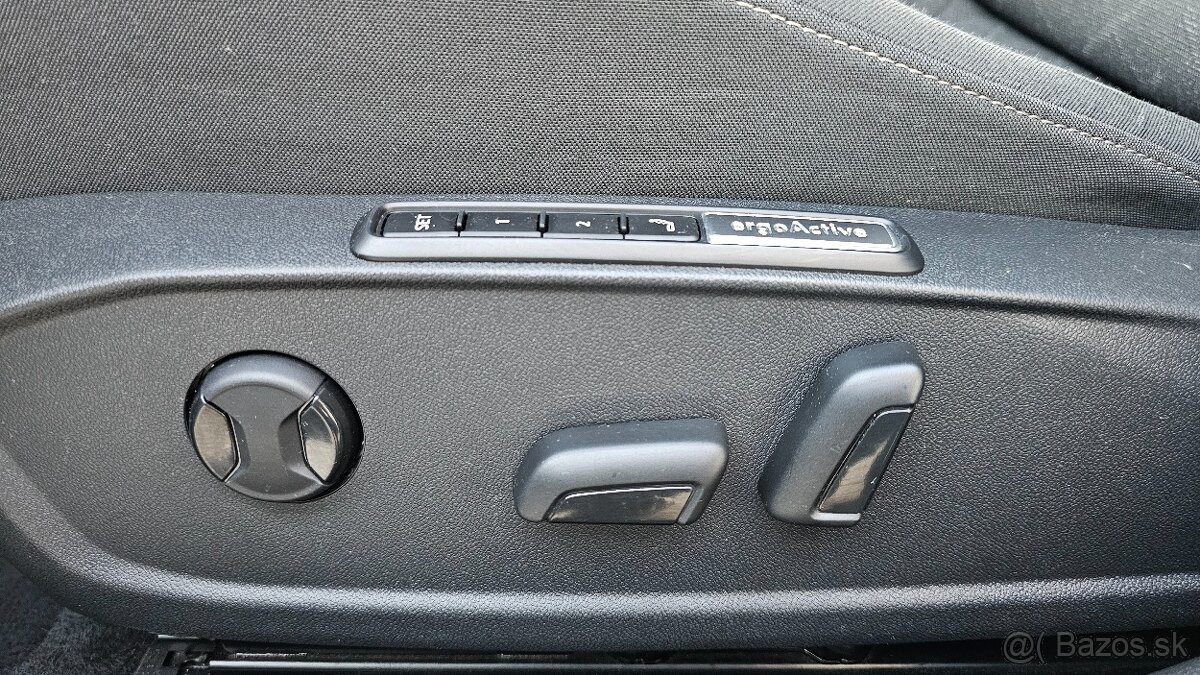 VW Golf Variant, 2.0 TDi, 110 kW, DSG 7, 07/ 2022, Vir. kokp - 9