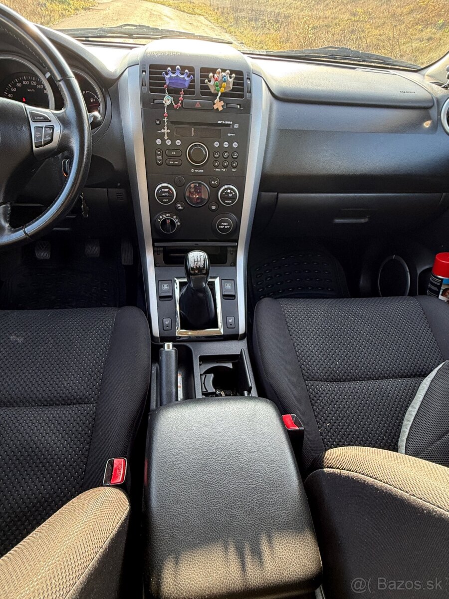 Suzuki Grand Vitara 2.4 - 9