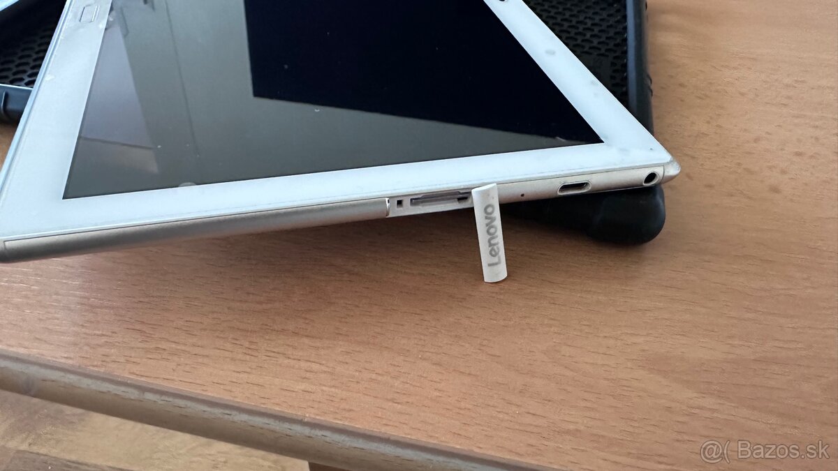 Tablet LENOVO Tab4 10 PLUS FHD - 9