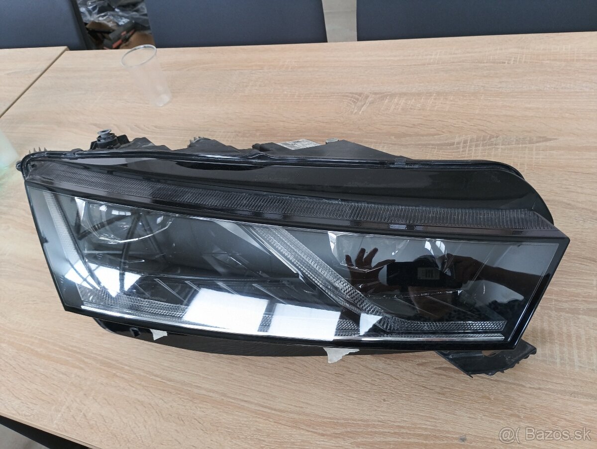 Škoda Octavia 4 predné pravé svetlo - 9