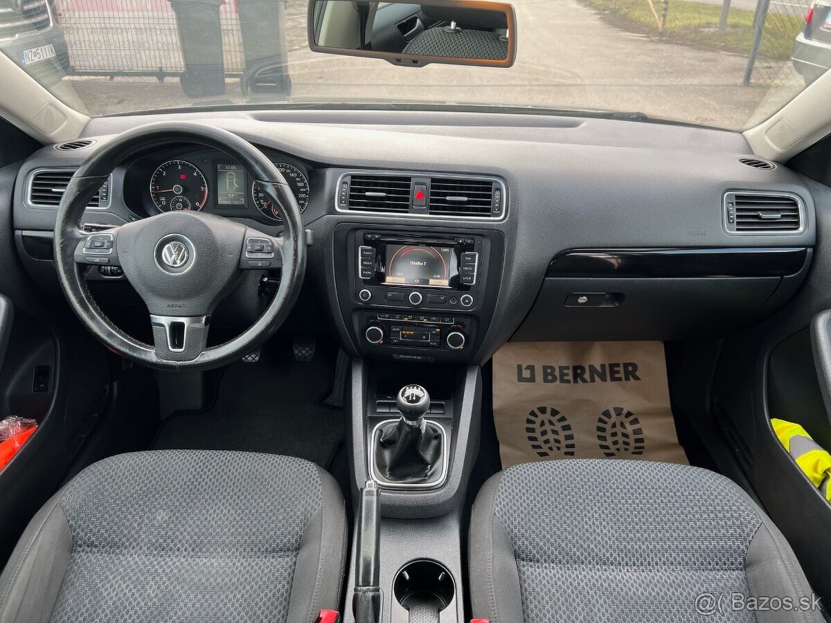 VW Jetta 1.6 TDI diesel, 77KW, MT5, rok:08.2011. - 9