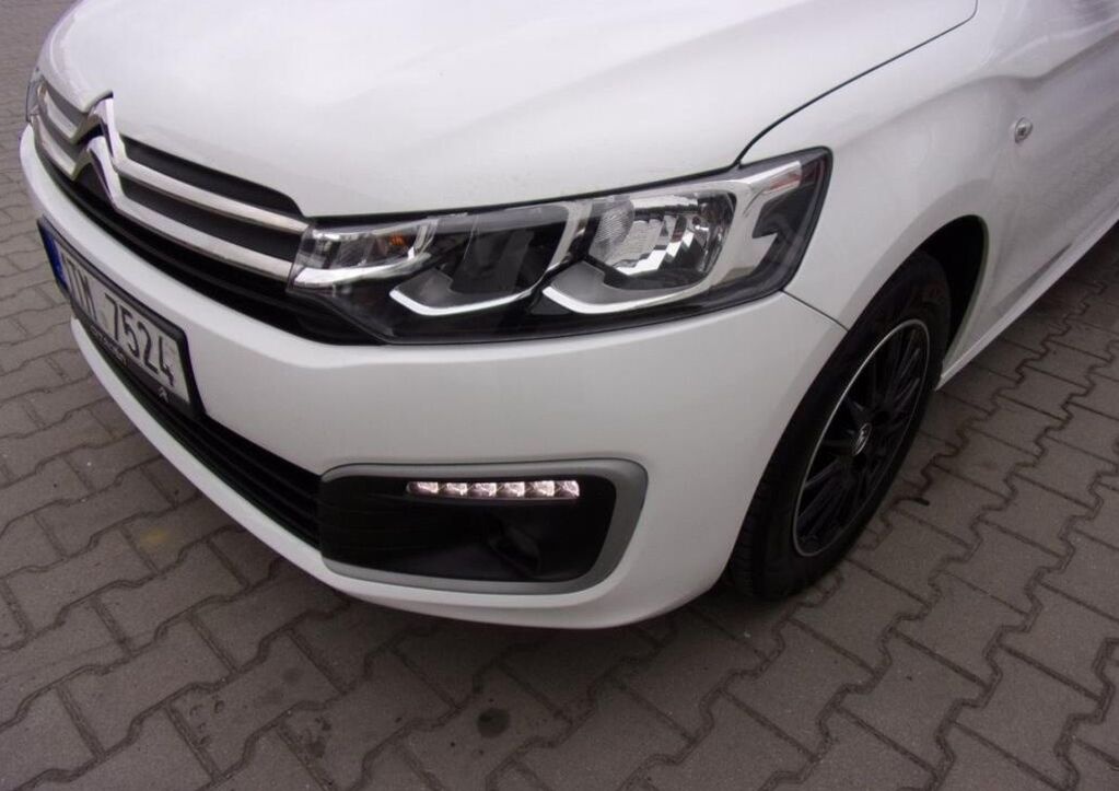 Citroën C-Elysée 1,2 PureTech FEEL benzín manuál 60 kw - 9