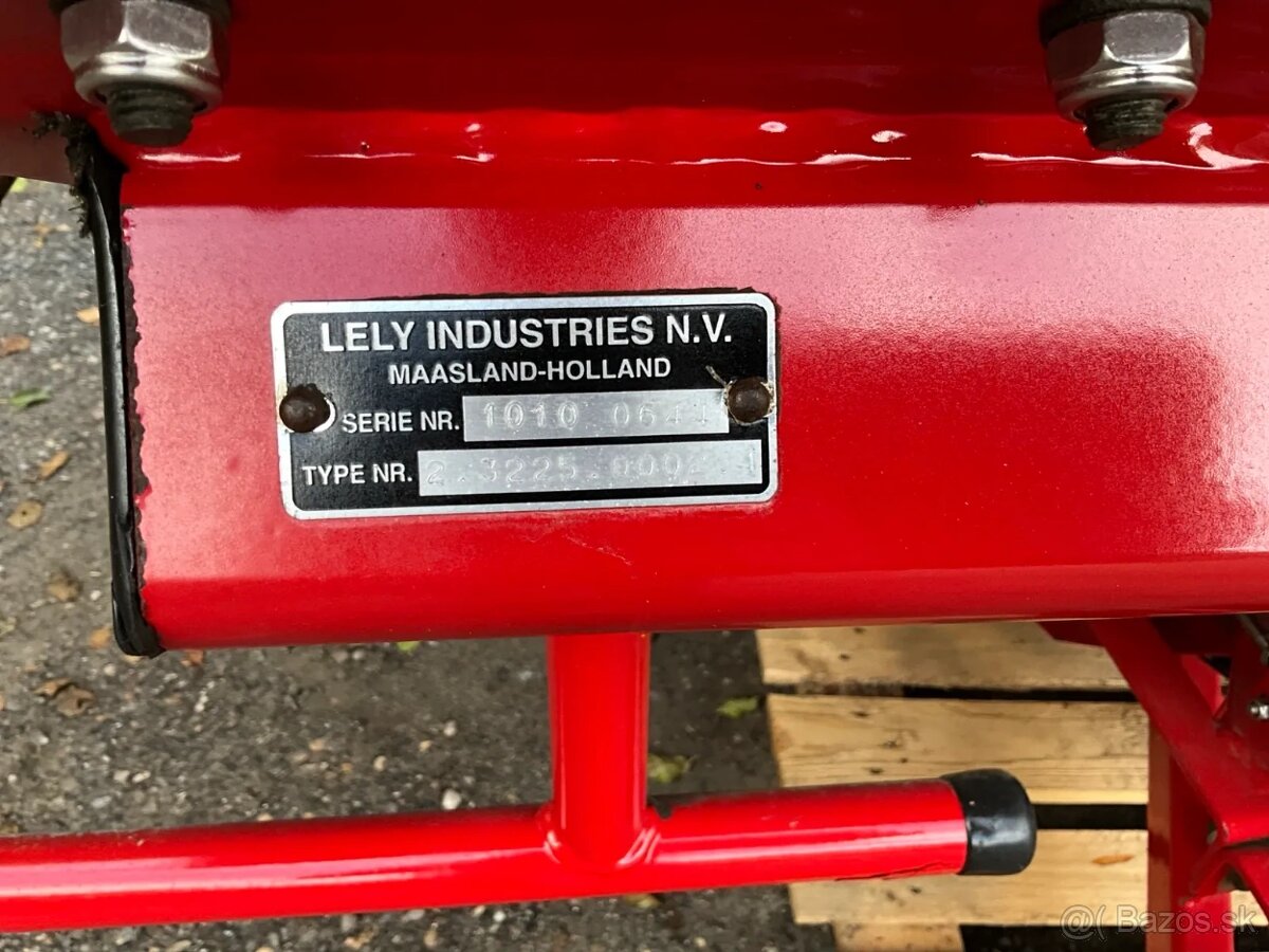 1200L Nizozemské rozmetadlo LELY CENTERLINER SL - 9