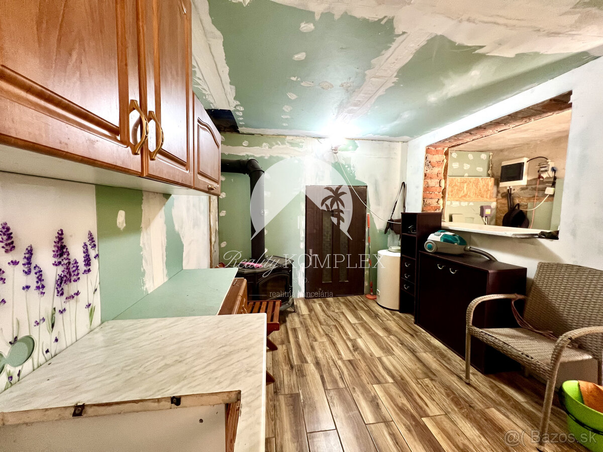 Reality KOMPLEX s.r.o. ponúka na PREDAJ viničný domček s pri - 9