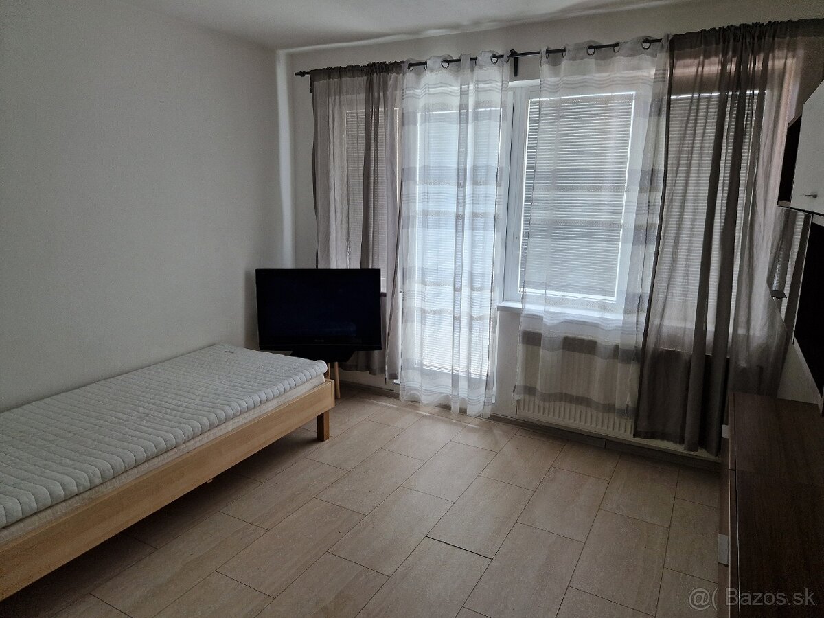 4 - IZBOVÝ PRIESTRANNY BYT NITRA ČERMÁŇ, ZAHRADA, GARAZ - 9