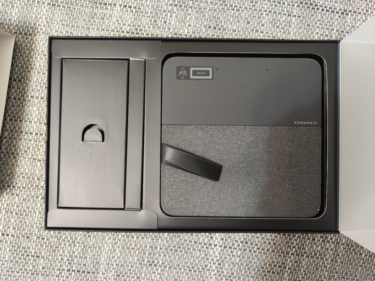 Predám projektor Formovie S5 - 9