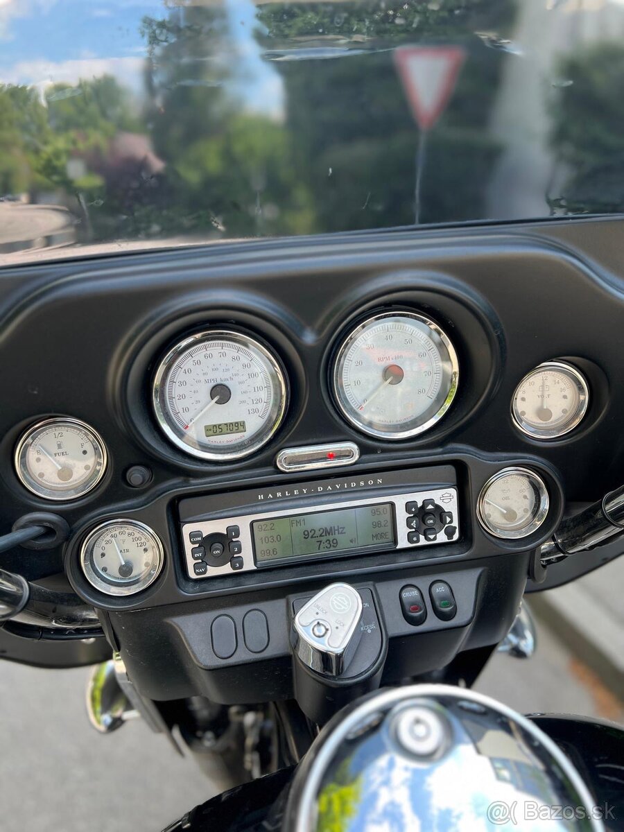 Harley Davidson Street Glide - 9