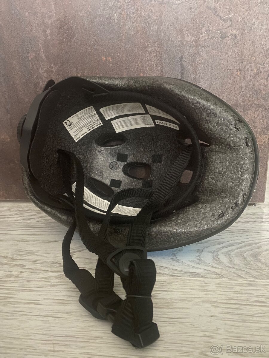 multifunkčná trojkolka s prilbou - 9