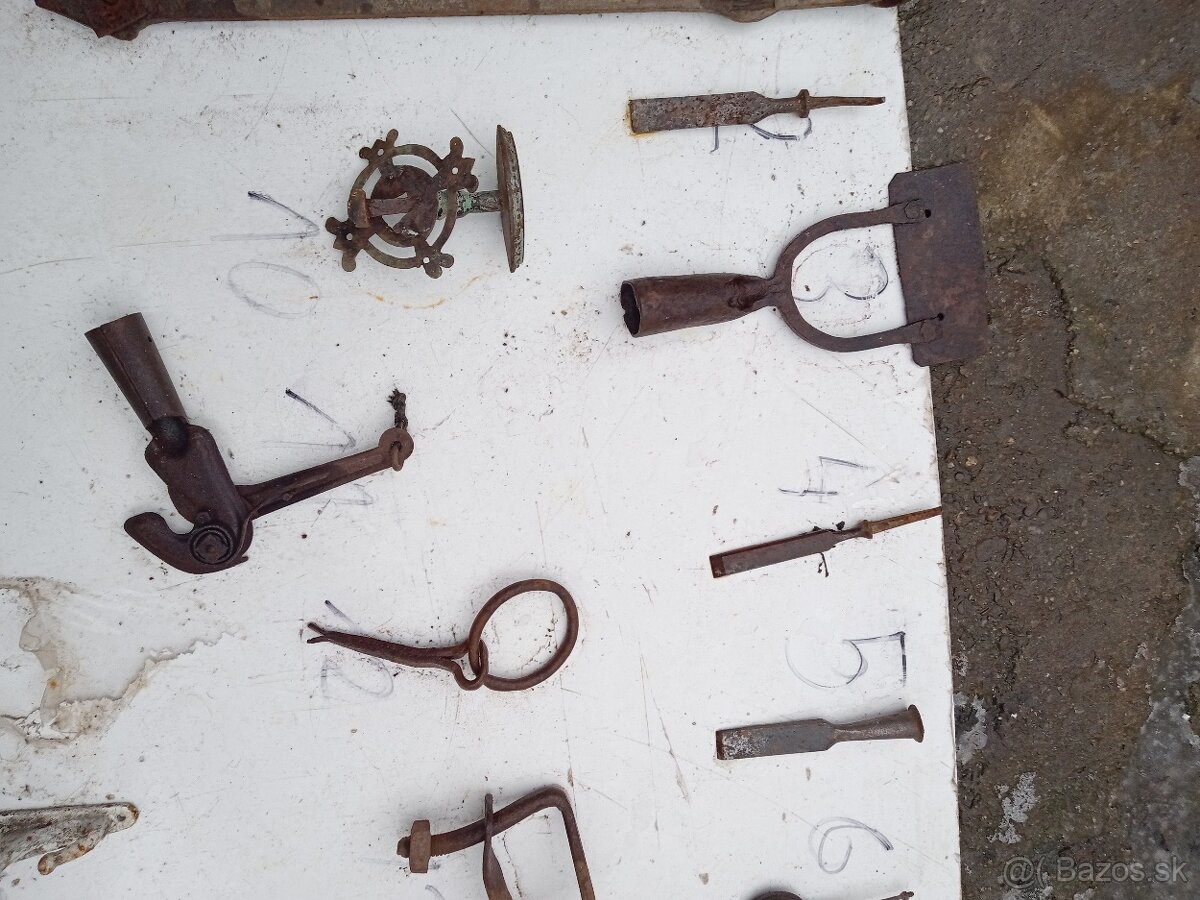 Staré drobnosti na dekoráciu - 9