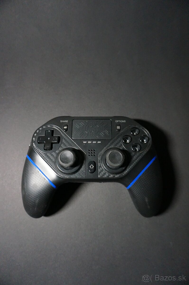 Sony PlayStation 4 (CUH-2216B) - 1TB - 9