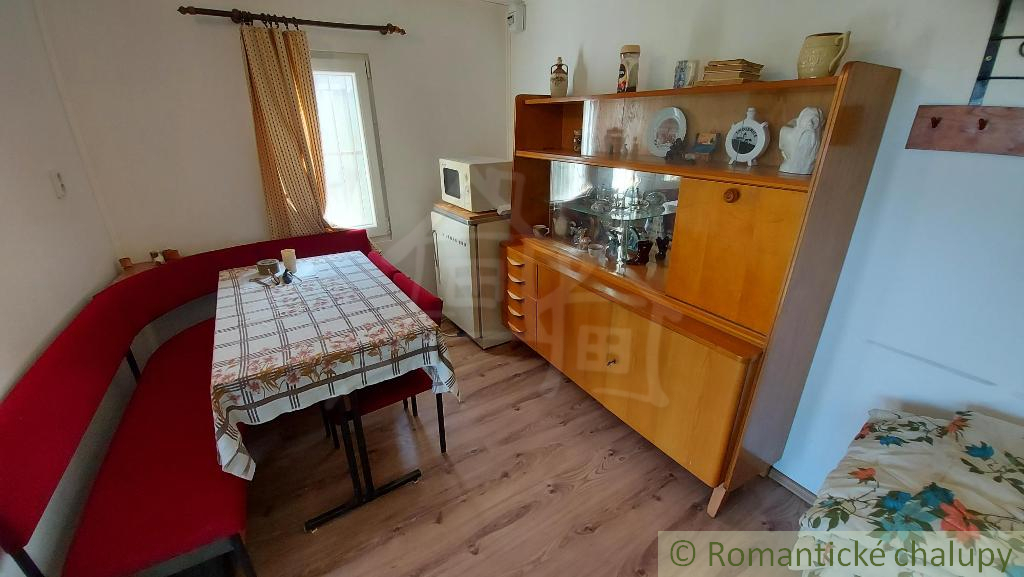 Chata s peknou, udržiavanou záhradou v ZO Opendáky, okr. S - 9