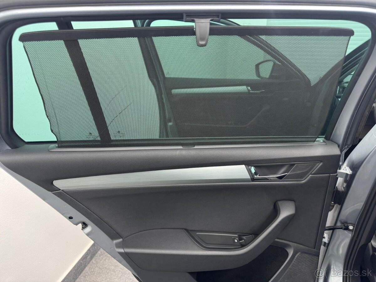 Superb Combi 2,0 TDI Style 110kW Ťazné Top stav - 9