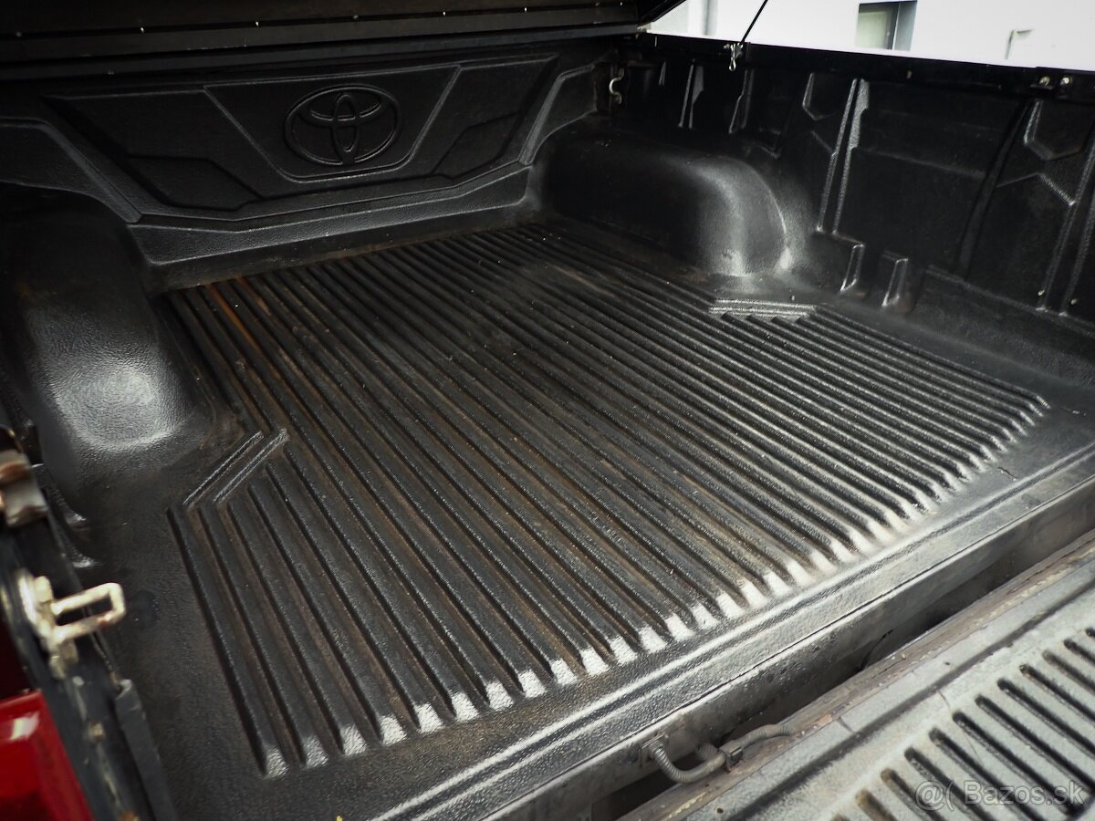 TOYOTA HILUX 2.5 D-4D 4x4 2014 - 173tis km- LED, ŤAŽNE, STK - 9