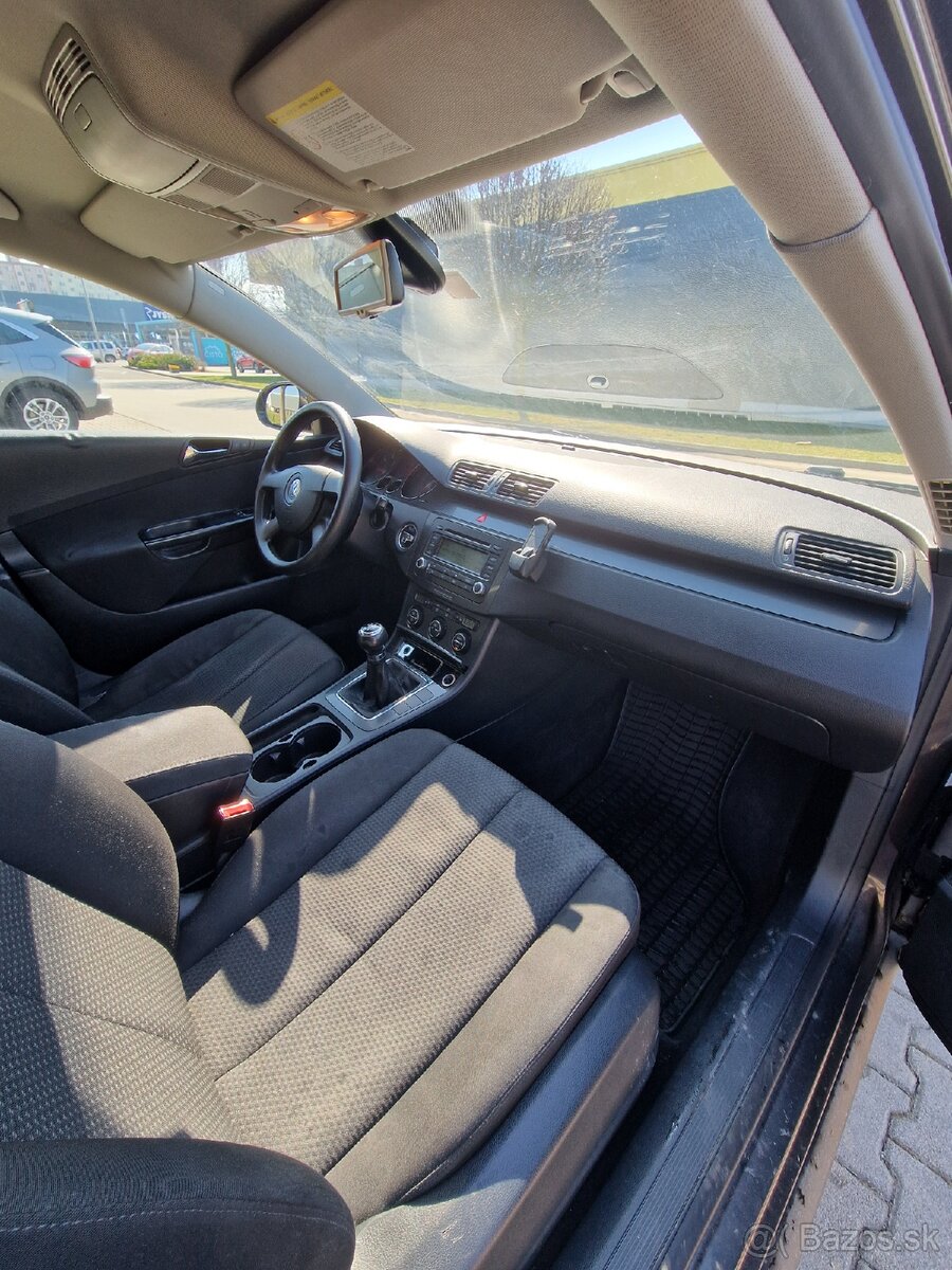 Volkswagen Passat B6 1.9 TDI (2006) - 9