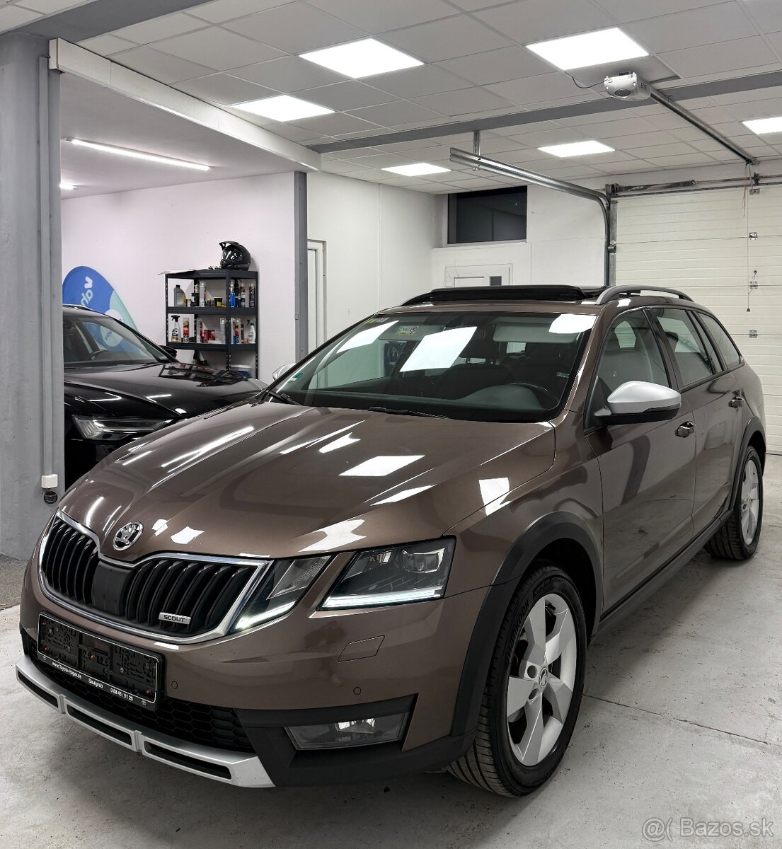 Skoda Octavia Scout 2.0TDI 110Kw 4x4 Webasto/Canton/Panorama - 9