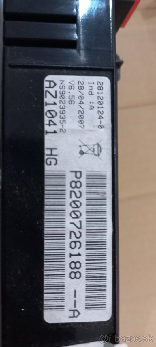 predam pristrojovy panelna renault - 9